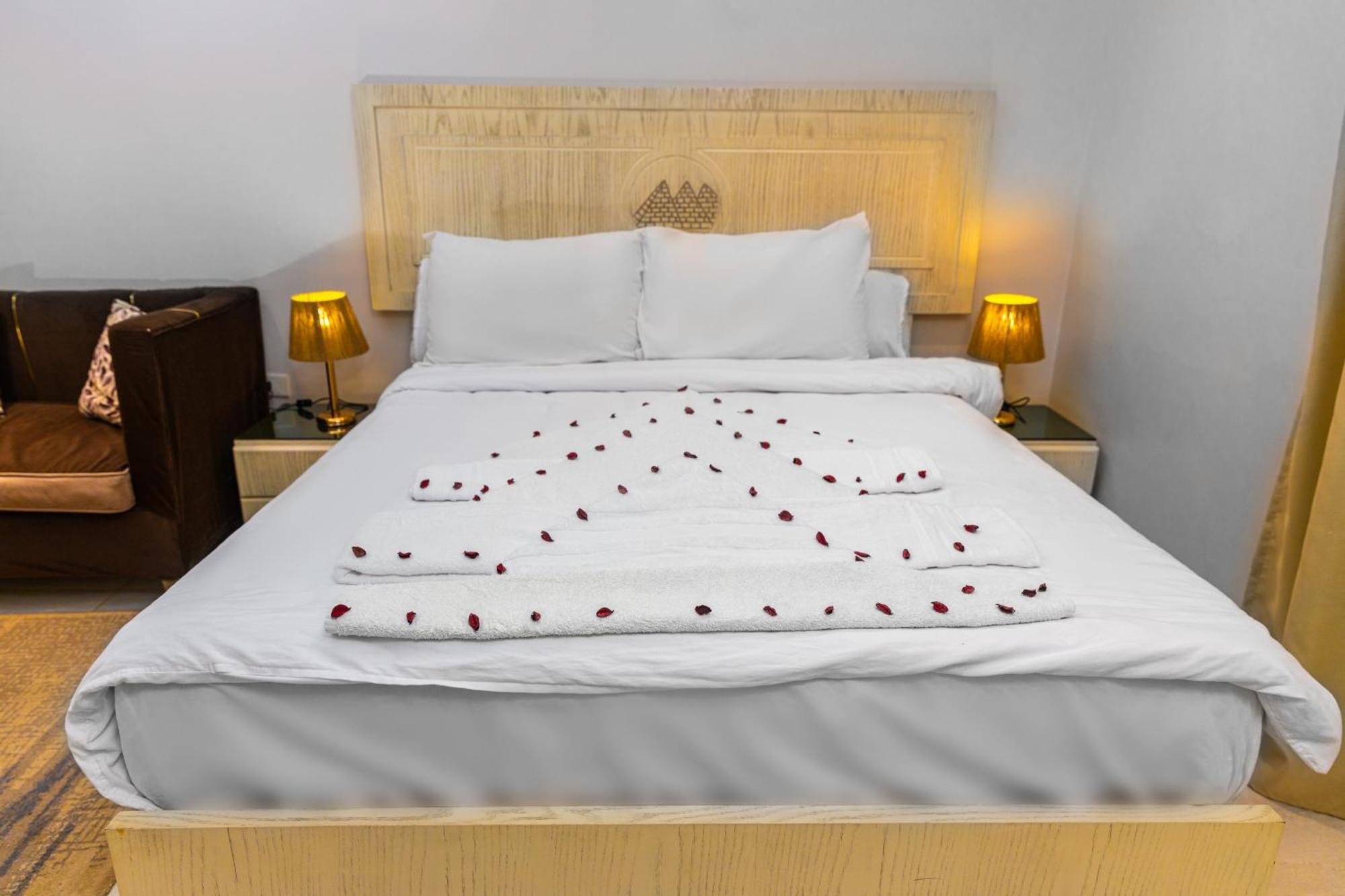 Hotel Pyramids Land Palace Kafrat al Jabal